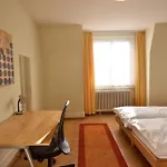 Cosy 2-bedroom Near - Stardust 31 *