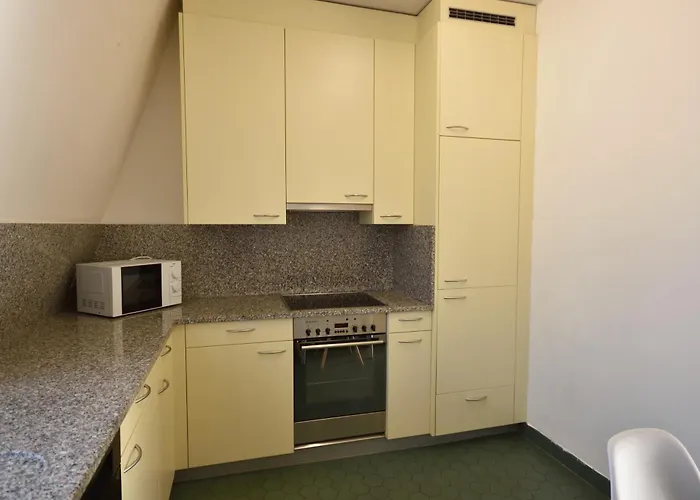 Cosy 2-bedroom Near - Stardust 31 *